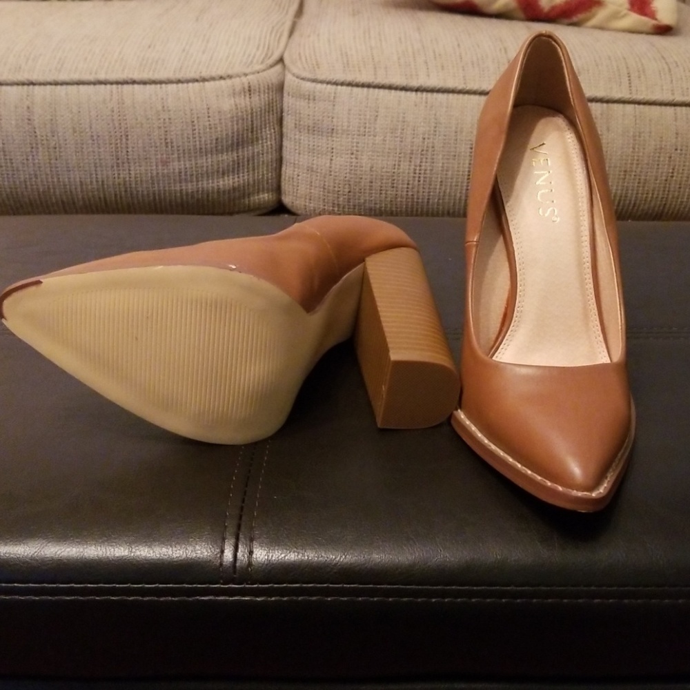 Pumps - Picture 2 of 3